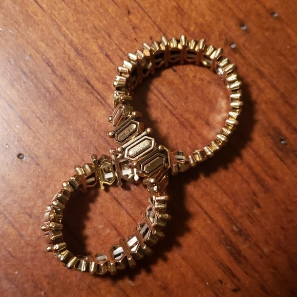 Plunder - Picture 3 of 6